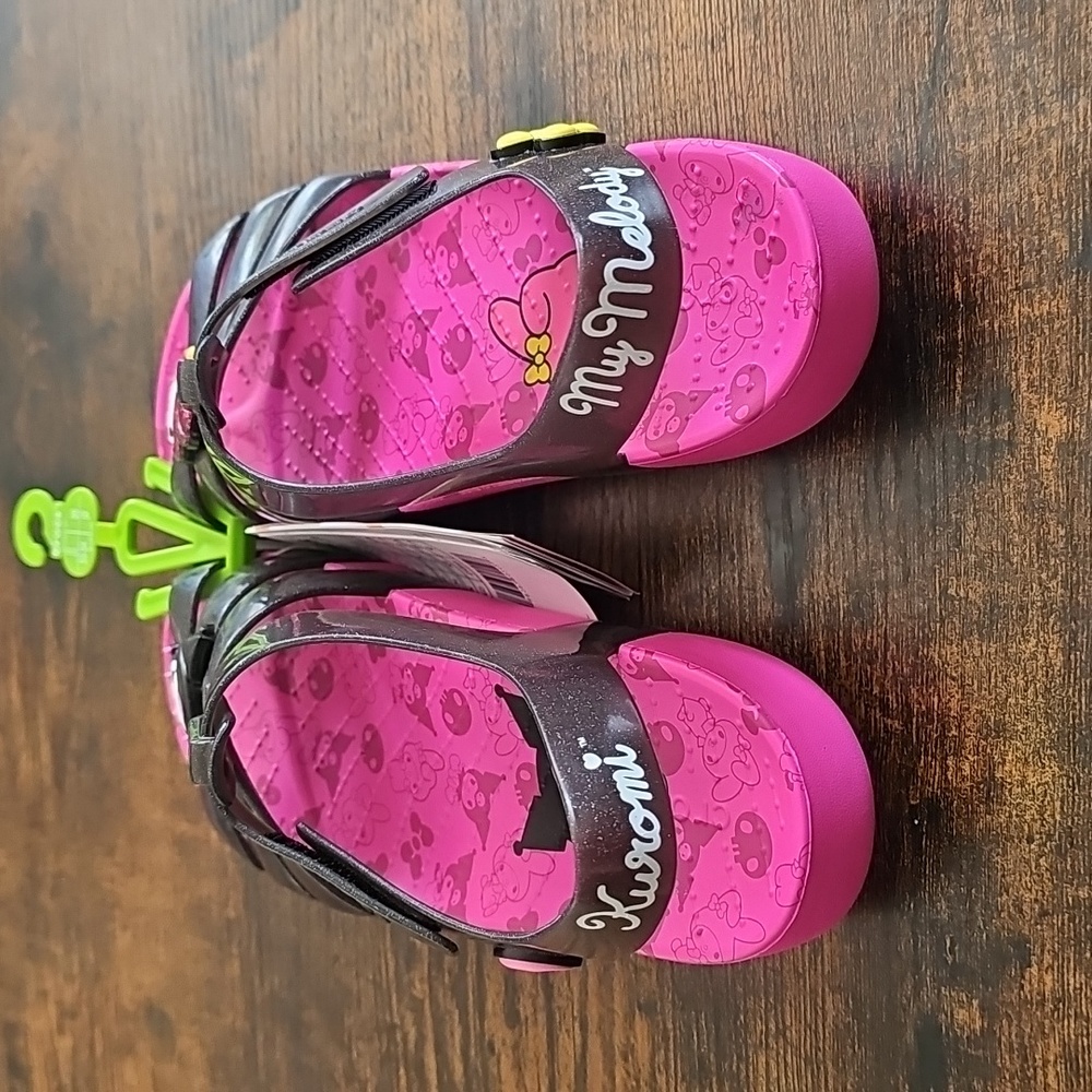 Hello Kitty Kuromi & My Melody Pink Juniors Sz j2 Sandals NWT - Picture 4 of 9